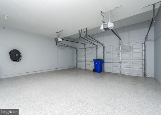 Garage, Interior