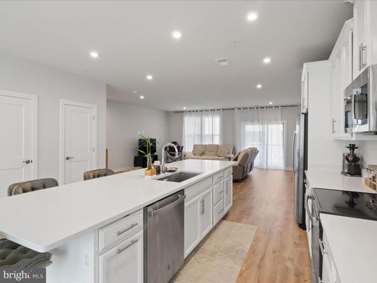 Interior, Kitchen, Living room, Recessed Lighting, Wood Texture Flooring