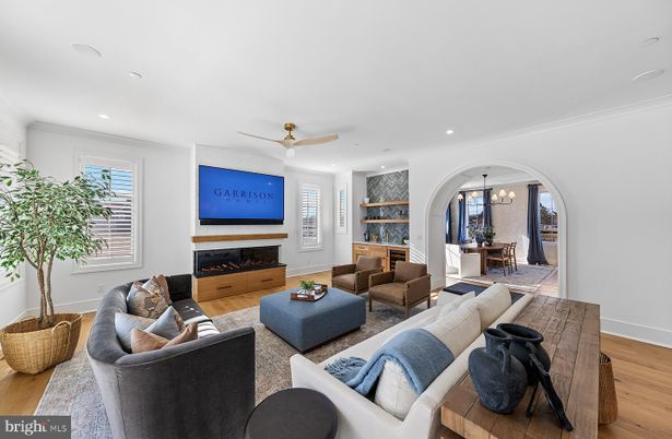 Dining room, Fireplace, Interior, Living room, Pendant Lights, Recessed Lighting, Wood Texture Flooring
