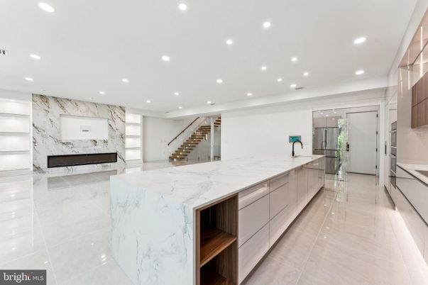Fireplace, Interior, Kitchen, Marble, Marble Walls, Recessed Lighting