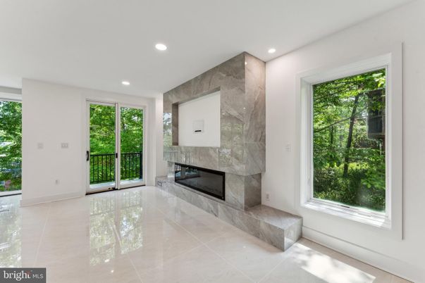 Fireplace, Interior, Recessed Lighting