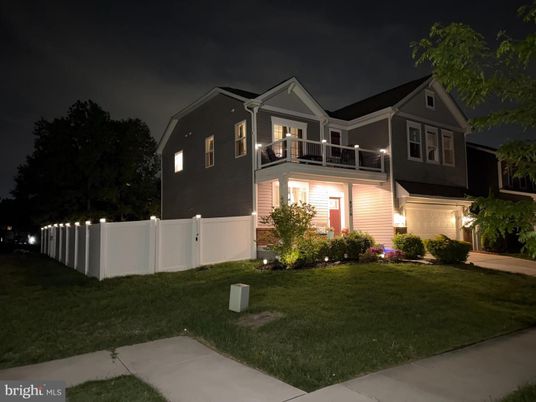 Attached, Backyard, Exterior, Facade, American Craftsman