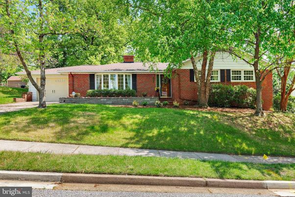Attached, Exterior, Facade, Brick Facade, Ranch