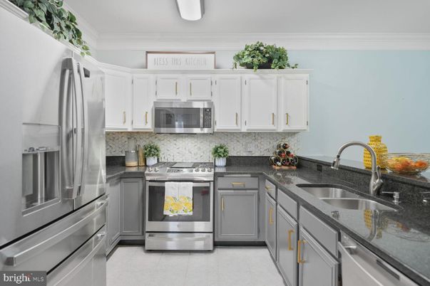 Interior, Kitchen, Stainless Steel Appliances