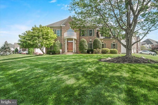 Backyard, Exterior, Facade, Brick Facade, French Provincial