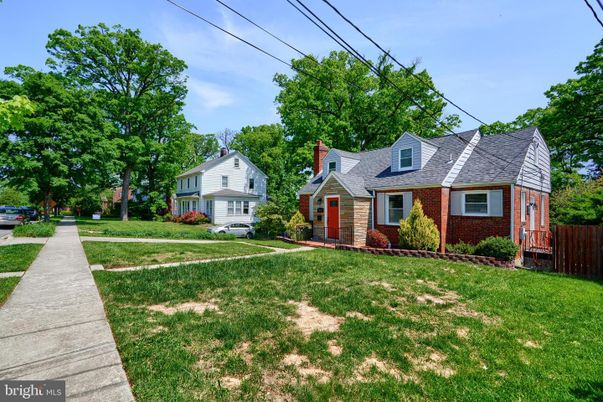 Backyard, Exterior, Facade, Brick Facade, Cape Cod