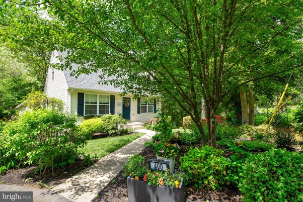 Backyard, Exterior, Facade, Cape Cod