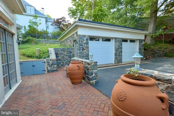 Detached Garage, Exterior
