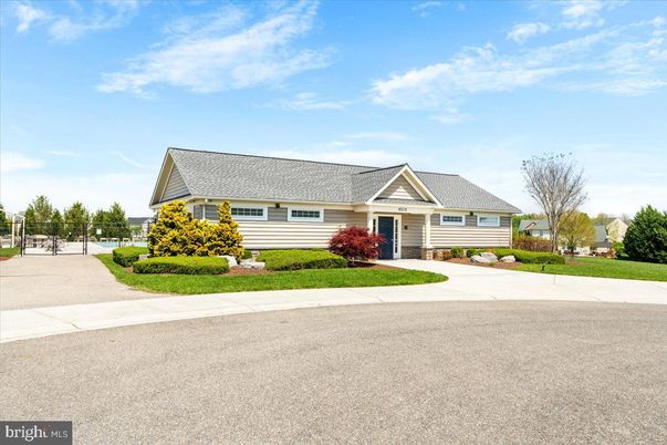 Attached, Exterior, Facade, Cape Cod
