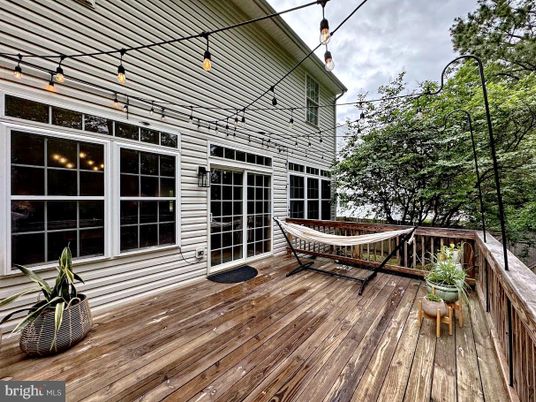 Exterior, Wood Texture Flooring