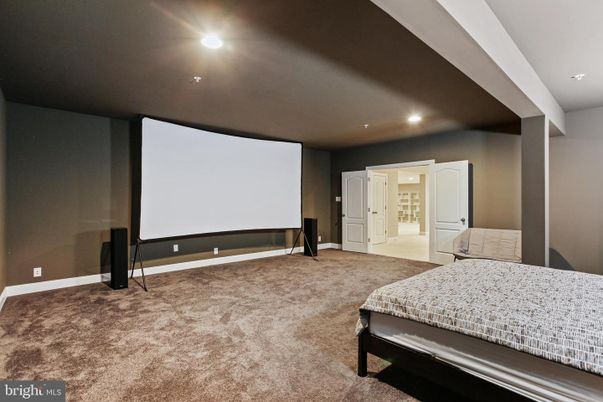 Bedroom, Interior, Projection Screen, Recessed Lighting