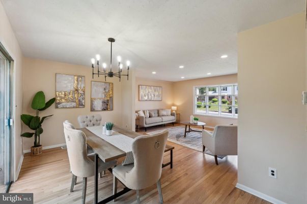 Dining room, Interior, Living room, Pendant Lights, Recessed Lighting, Wood Texture Flooring