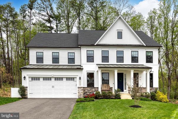 Attached, Exterior, Facade, Farmhouse