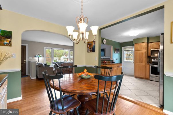 Chandelier, Dining room, Interior, Kitchen, Living room, Wood Texture Flooring