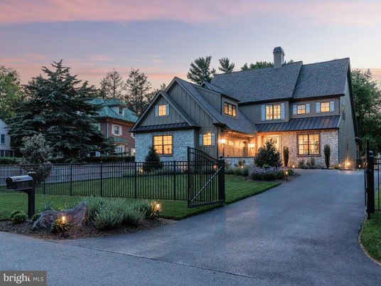 Exterior, Facade, Brick Facade, Farmhouse