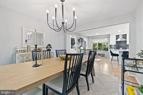 Chandelier, Dining room, Interior, Kitchen, Recessed Lighting, Wood Texture Flooring