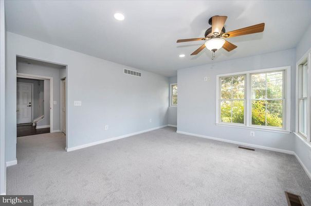 Empty room, Interior, Recessed Lighting