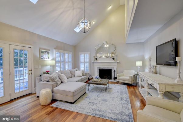 Fireplace, Interior, Living room, Pendant Lights, Recessed Lighting, Wood Texture Flooring