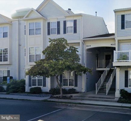Exterior, Facade, Rowhouse