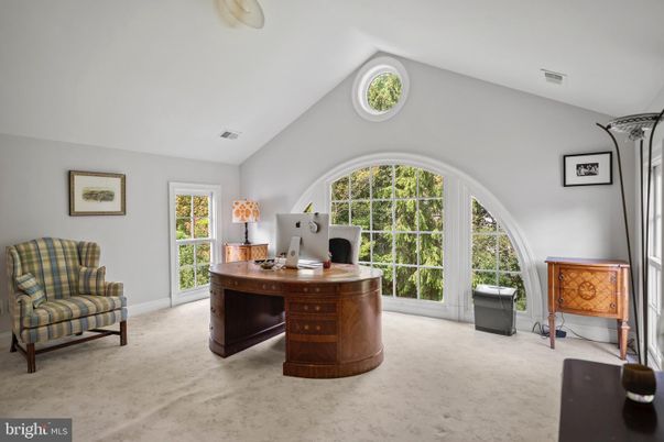 Home Office, Interior