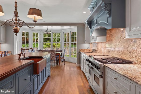 Dining room, Interior, Kitchen, Pendant Lights, Recessed Lighting, Wood Texture Flooring