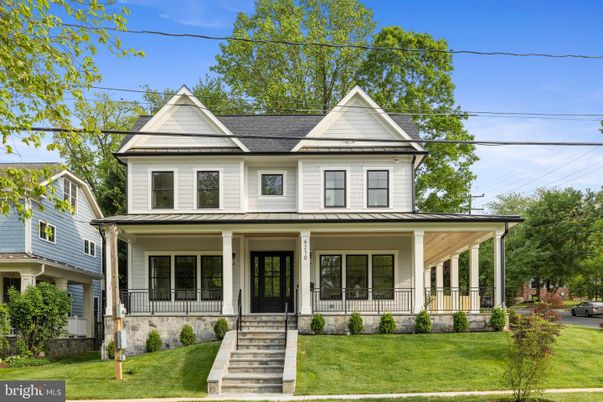 Exterior, Facade, Queen Anne Victorian