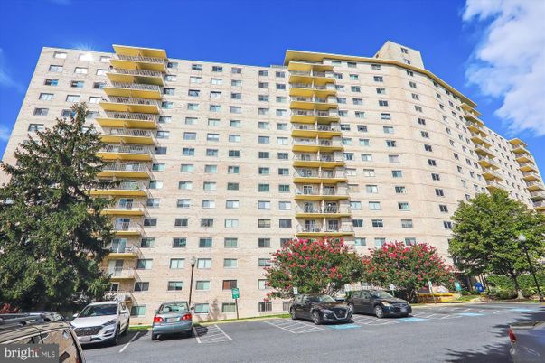 Exterior, Facade, Condo Building