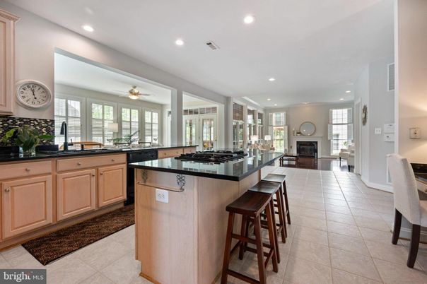 Fireplace, Interior, Kitchen, Recessed Lighting