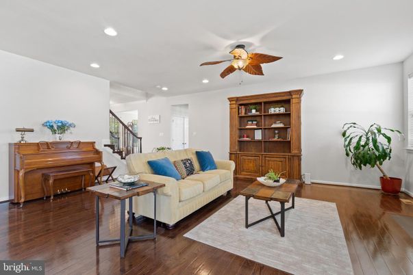 Interior, Living room, Piano, Recessed Lighting, Wood Texture Flooring