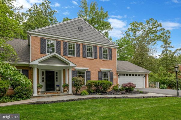 Attached, Exterior, Facade, Brick Facade, Georgian