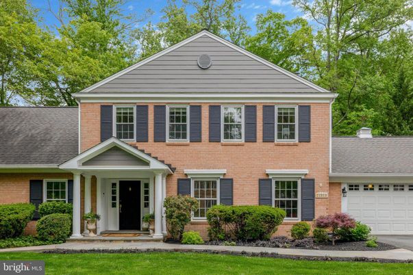 Attached, Exterior, Facade, Brick Facade, Georgian