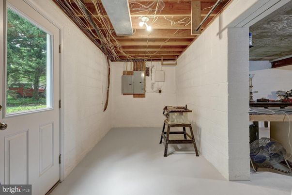 Empty room, Interior, Wooden Beams
