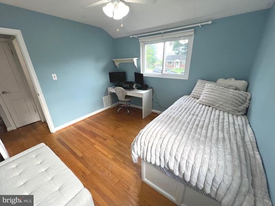 Bedroom, Home Office, Interior, Wood Texture Flooring