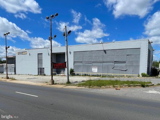 Exterior, Facade, None