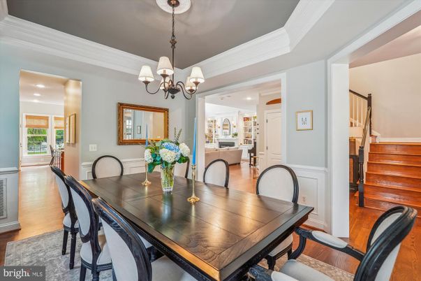 Chandelier, Dining room, Interior, Recessed Lighting, Wood Texture Flooring