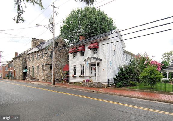 Exterior, Facade, Georgian