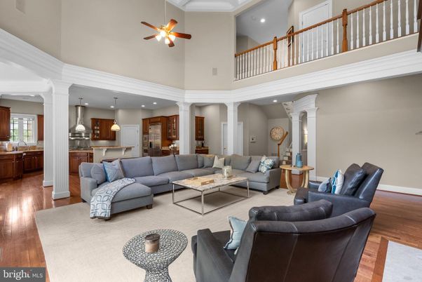 Interior, Kitchen, Living room, Pendant Lights, Recessed Lighting, Wood Texture Flooring