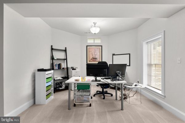 Home Office, Interior