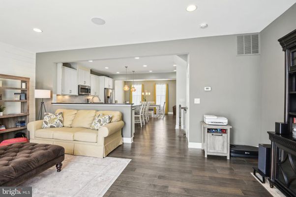 Dining room, Interior, Kitchen, Living room, Pendant Lights, Recessed Lighting, Stainless Steel Appliances, Wood Texture Flooring