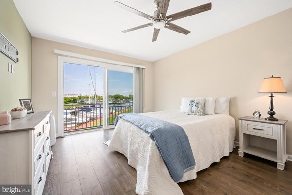 Bedroom, Interior, Water, Wood Texture Flooring