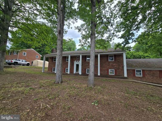 Backyard, Exterior, Facade, Brick Facade, Cape Cod