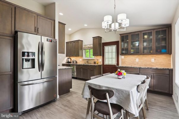 Chandelier, Dining room, Interior, Kitchen, Recessed Lighting, Wood Texture Flooring