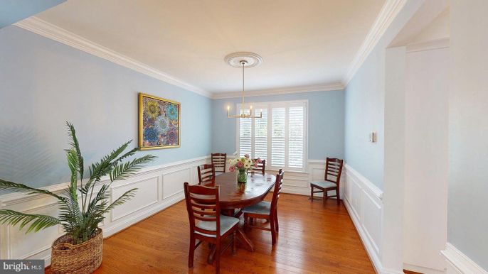 Chandelier, Dining room, Interior, Pendant Lights, Wood Texture Flooring