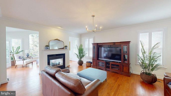 Fireplace, Interior, Living room, Pendant Lights, Recessed Lighting, Wood Texture Flooring