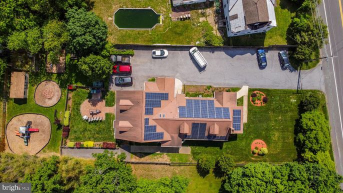 Exterior, Drone