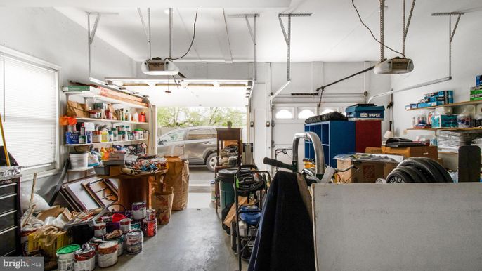 Garage, Interior