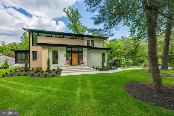 Backyard, Exterior, Facade, Modern