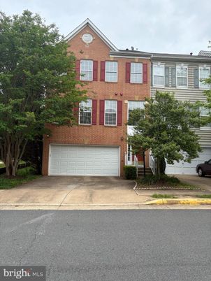Attached, Exterior, Facade, Brick Facade, Rowhouse