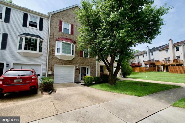 Attached, Exterior, Facade, Brick Facade, Rowhouse