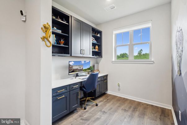 Home Office, Interior, Recessed Lighting, Wood Texture Flooring